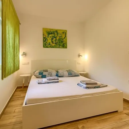 Mit Privatpool Fuer 6 Personen Ca 80 Qm In Valtura, Istrien Suedkueste Von Istrien